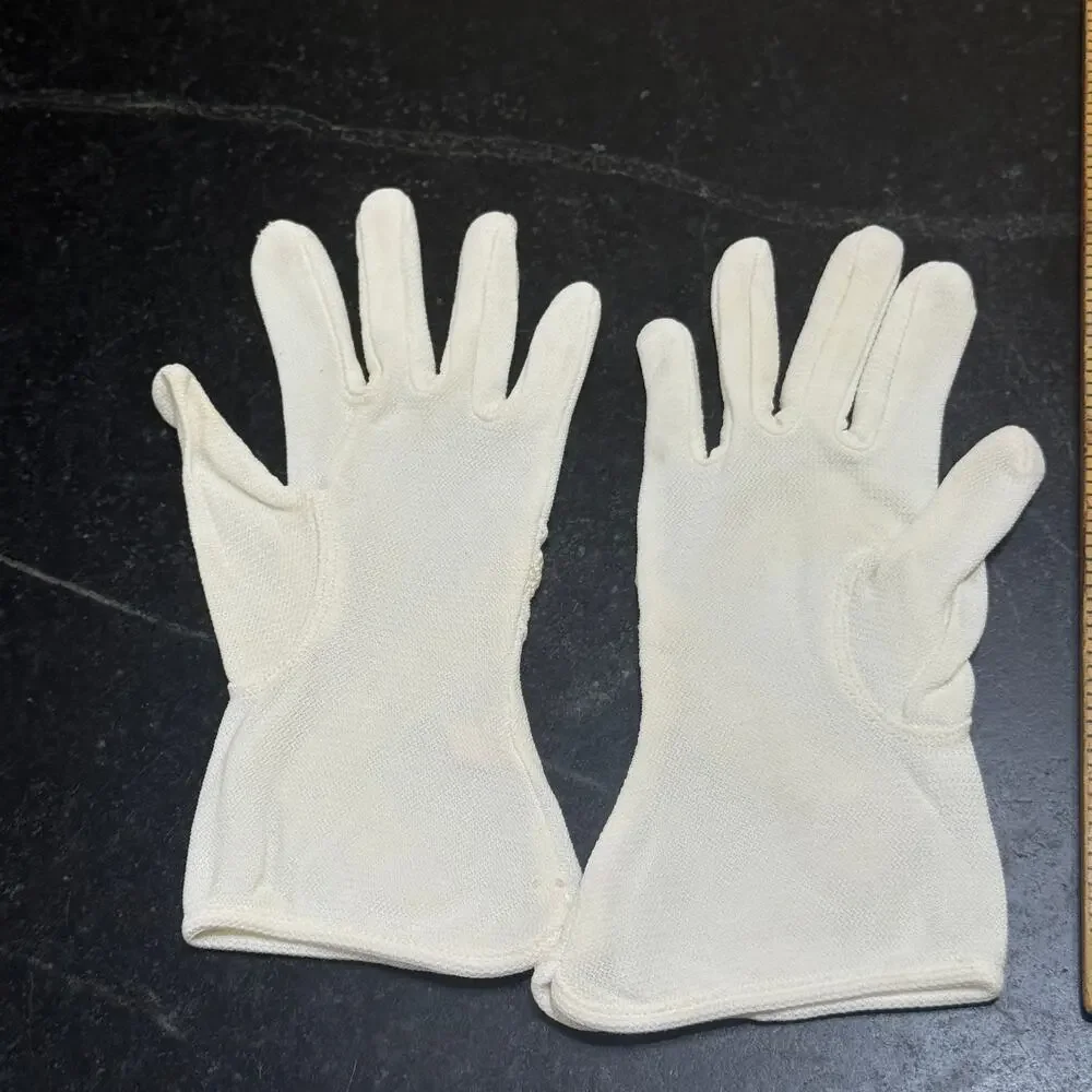 Vintage 1950s 60s Ivory Wrist Gloves Floral Embroidered Detail 1 Pair